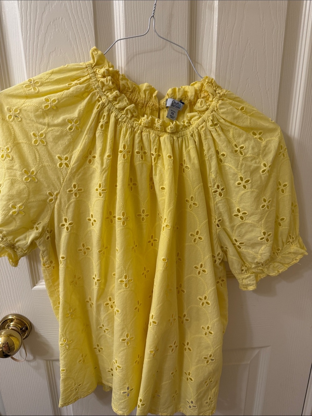 3 for $15❤️
croft & barrow Yellow Ruffled Eyelet Top